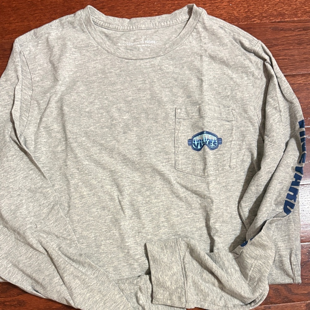 Vineyard vines, long sleeve ski goggle tape